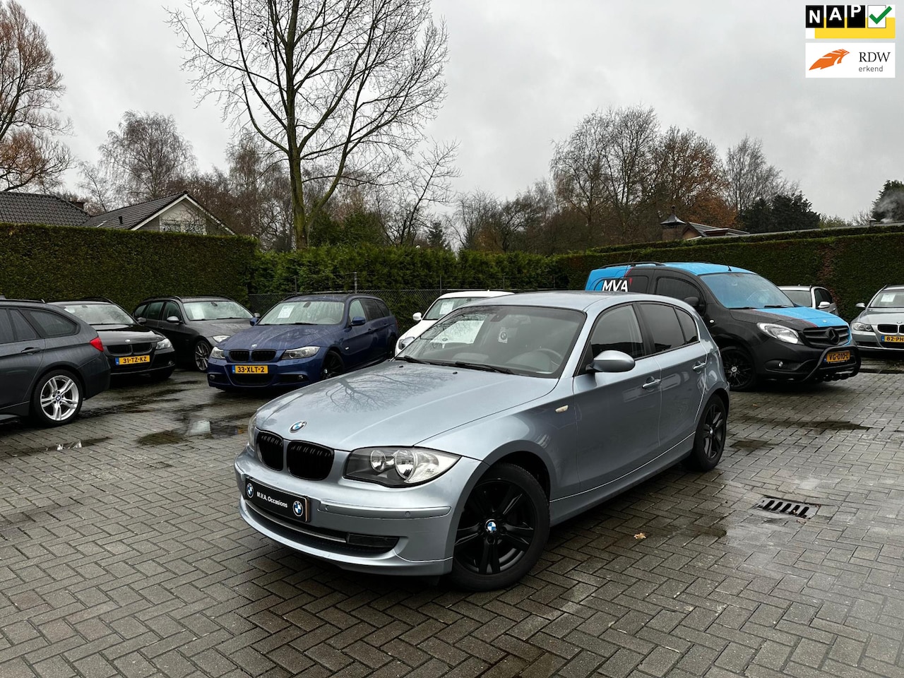 BMW 1-serie - 118i Business Line|Nwe Ketting|Groot Navi|Pdc|Climate control|Cruise control|Nette staat.. - AutoWereld.nl