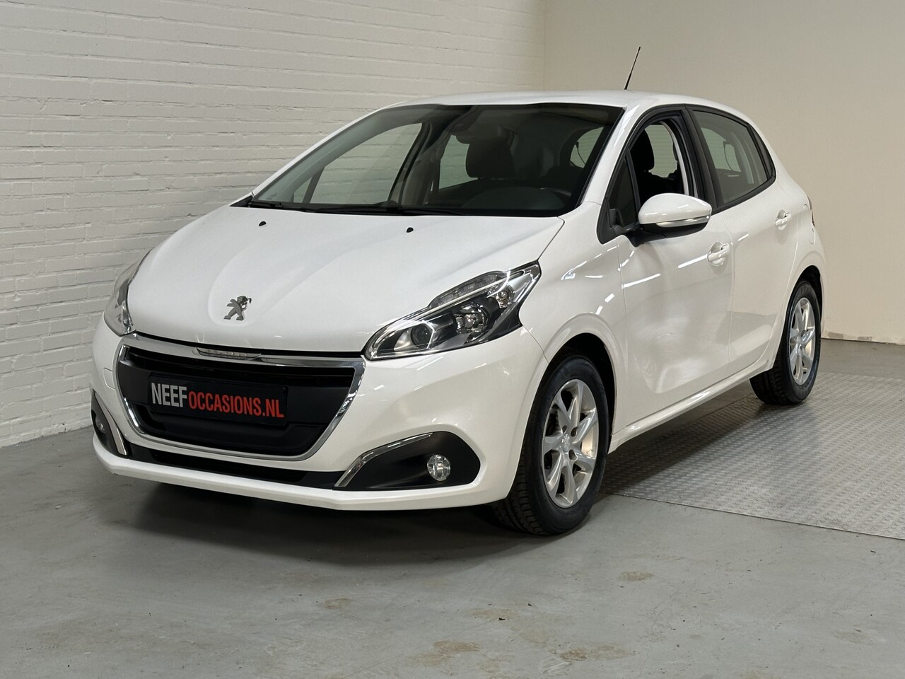 Peugeot 208 - 1.2 PureTech Blue Lease Active AIRCO / CRUISE / STOELVRM /ELK.PAKKET - AutoWereld.nl