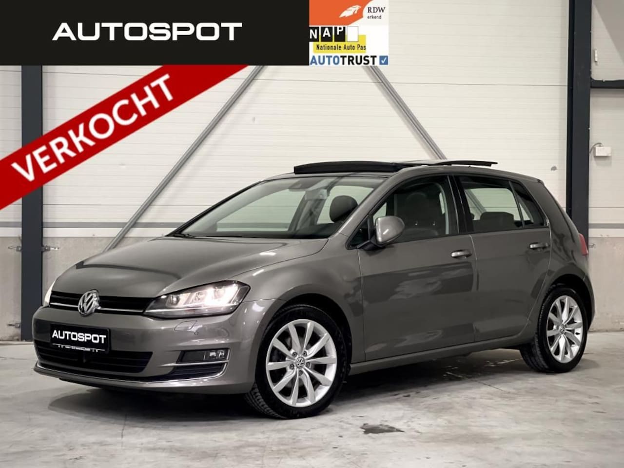 Volkswagen Golf - 1.4 TSI Highline FULL PANO NAVIPRO KEYLESS ACC - AutoWereld.nl