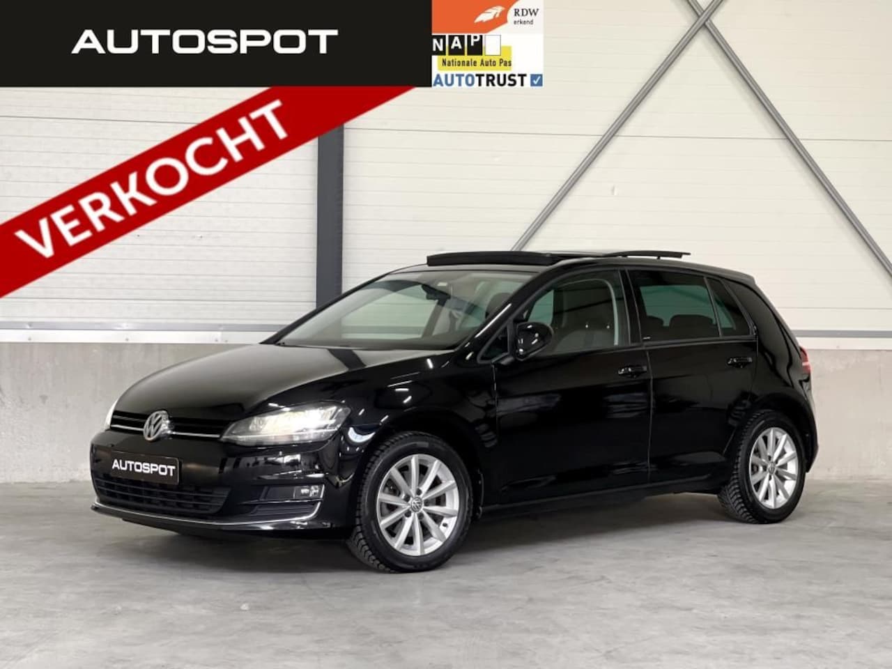 Volkswagen Golf - 1.4 TSI DSG Highline PANO XENON PDC CLIMA - AutoWereld.nl