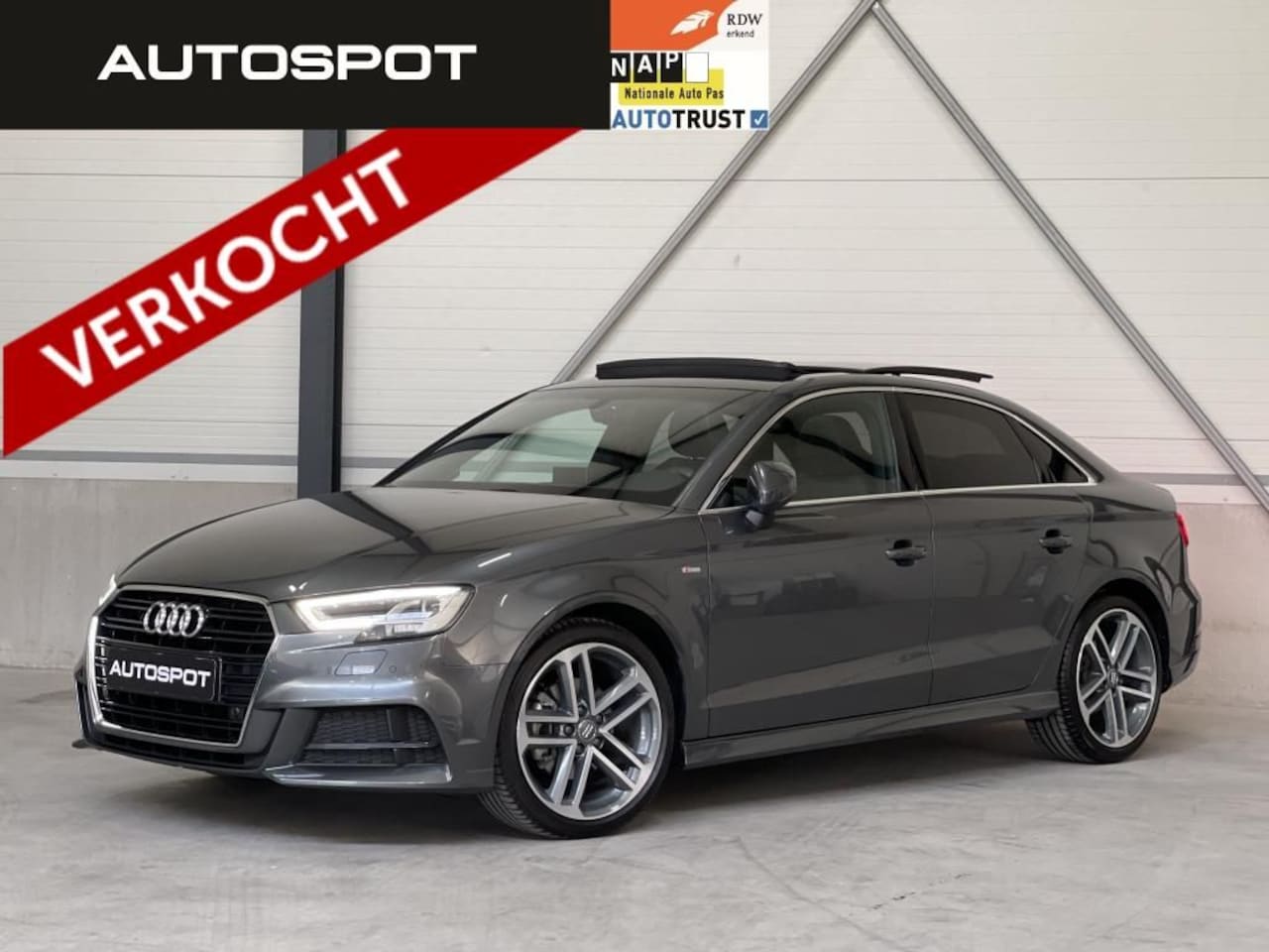 Audi A3 Limousine - 1.5 TFSI S-Line FULL VIRTUAL PANO KEYLESS - AutoWereld.nl