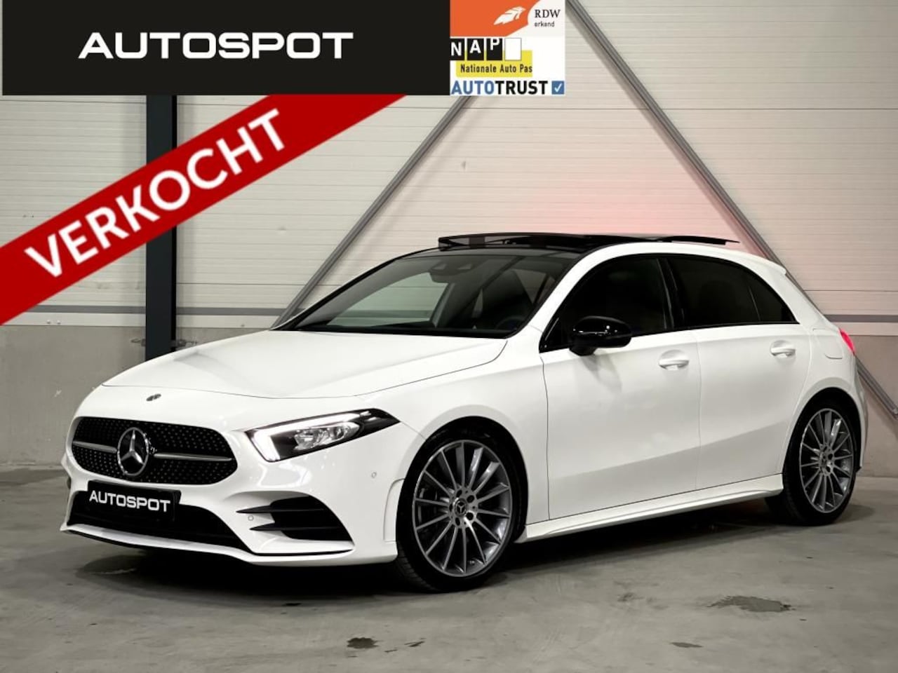 Mercedes-Benz A-klasse - A250 AMG Night Pakket FULL PANO SFEER PANO - AutoWereld.nl