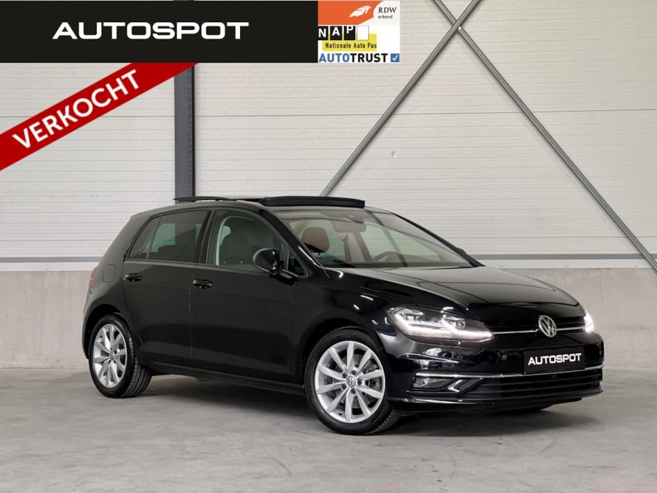 Volkswagen Golf - 1.5 TSI 150Pk Highline Pano Virtual Keyless Camera - AutoWereld.nl