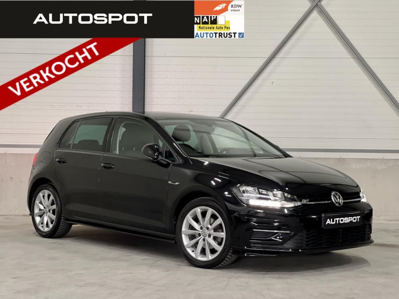 Volkswagen Golf - 1.0 TSI R-Line 110Pk DSG NAP Navi ACC Clima - AutoWereld.nl