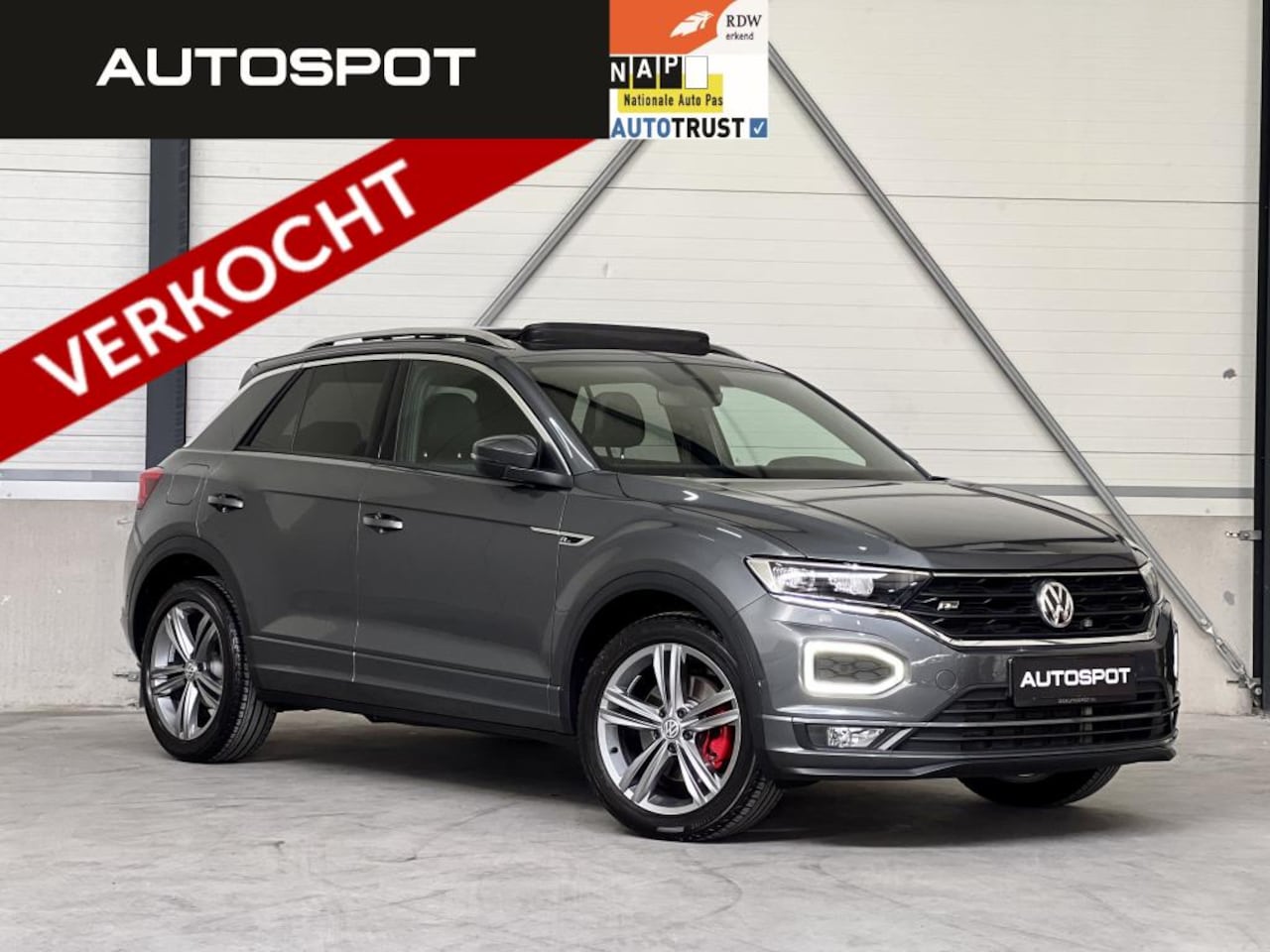 Volkswagen T-Roc - 1.5 TSI 150 Pk 2x R-Line Alle Opties Pano - AutoWereld.nl