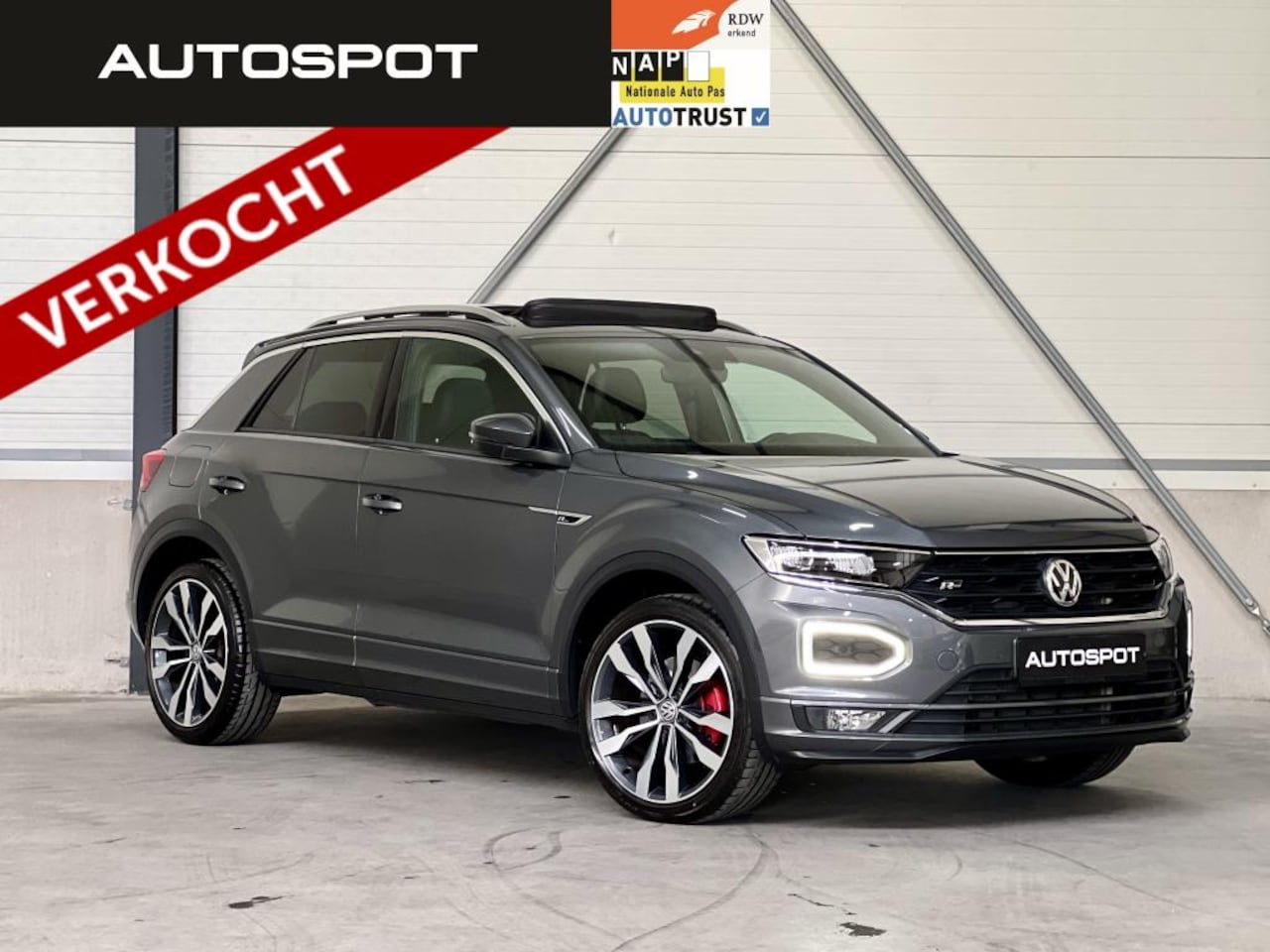 Volkswagen T-Roc - 2.0 TSI 4Motion 2x R-Line Alle Opties Pano - AutoWereld.nl