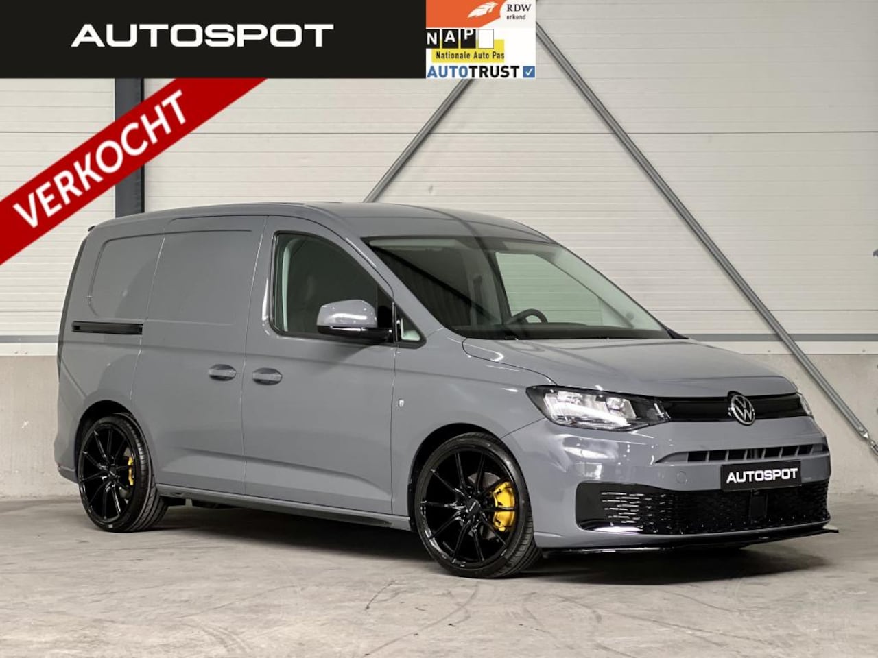 Volkswagen Caddy - 2.0 TDI L1H1 Uniek! Black Edition Nardo Grijs - AutoWereld.nl