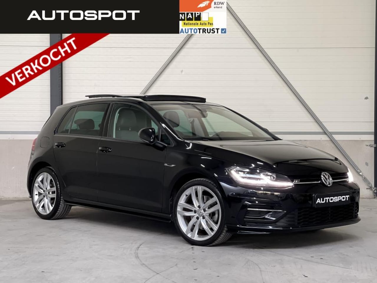 Volkswagen Golf - 1.4 TSI 150Pk R-Line Pano Virtual Dyna Navi - AutoWereld.nl