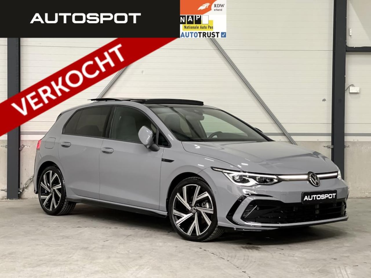 Volkswagen Golf - 1.5 eTSI R-Line FULL ACC NaviPro Pano Harman - AutoWereld.nl