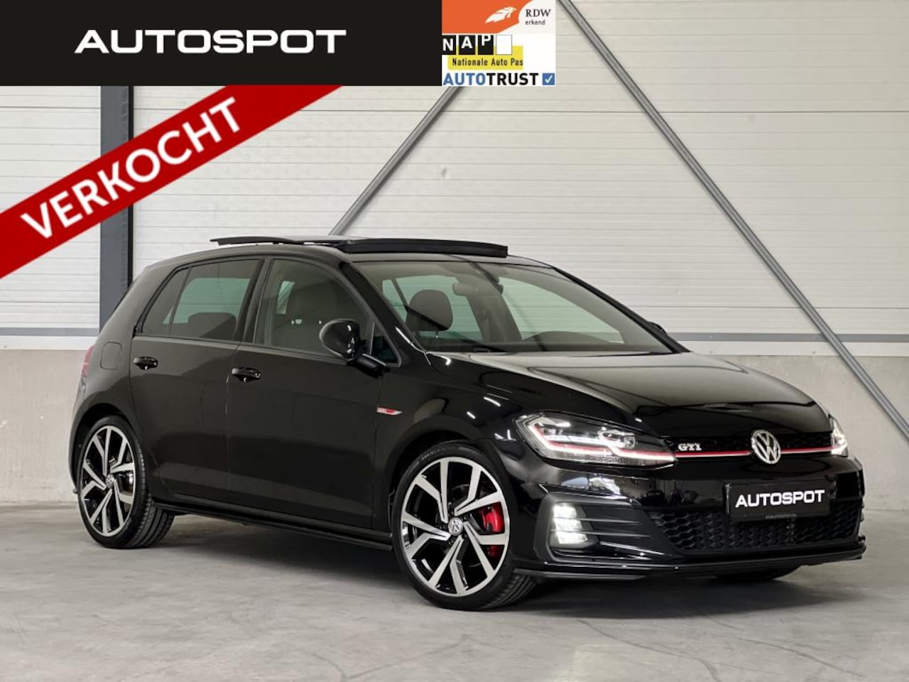 Volkswagen Golf - 2.0 TSI GTI DSG Pano Camera Virtual ACC DCC - AutoWereld.nl