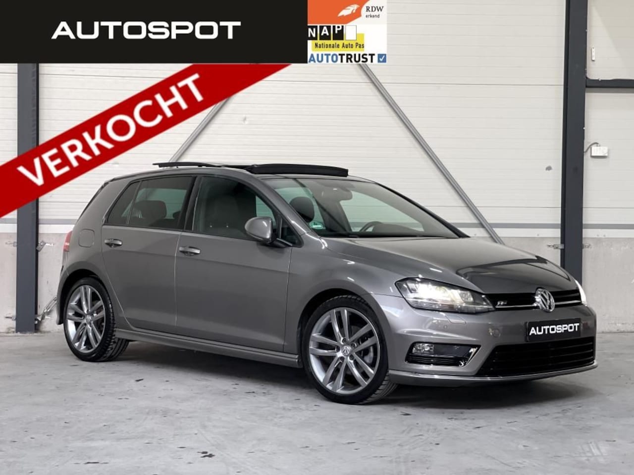 Volkswagen Golf - 1.4 Tsi R-Line 150Pk FULL Pano Keyless Dyna Camera - AutoWereld.nl