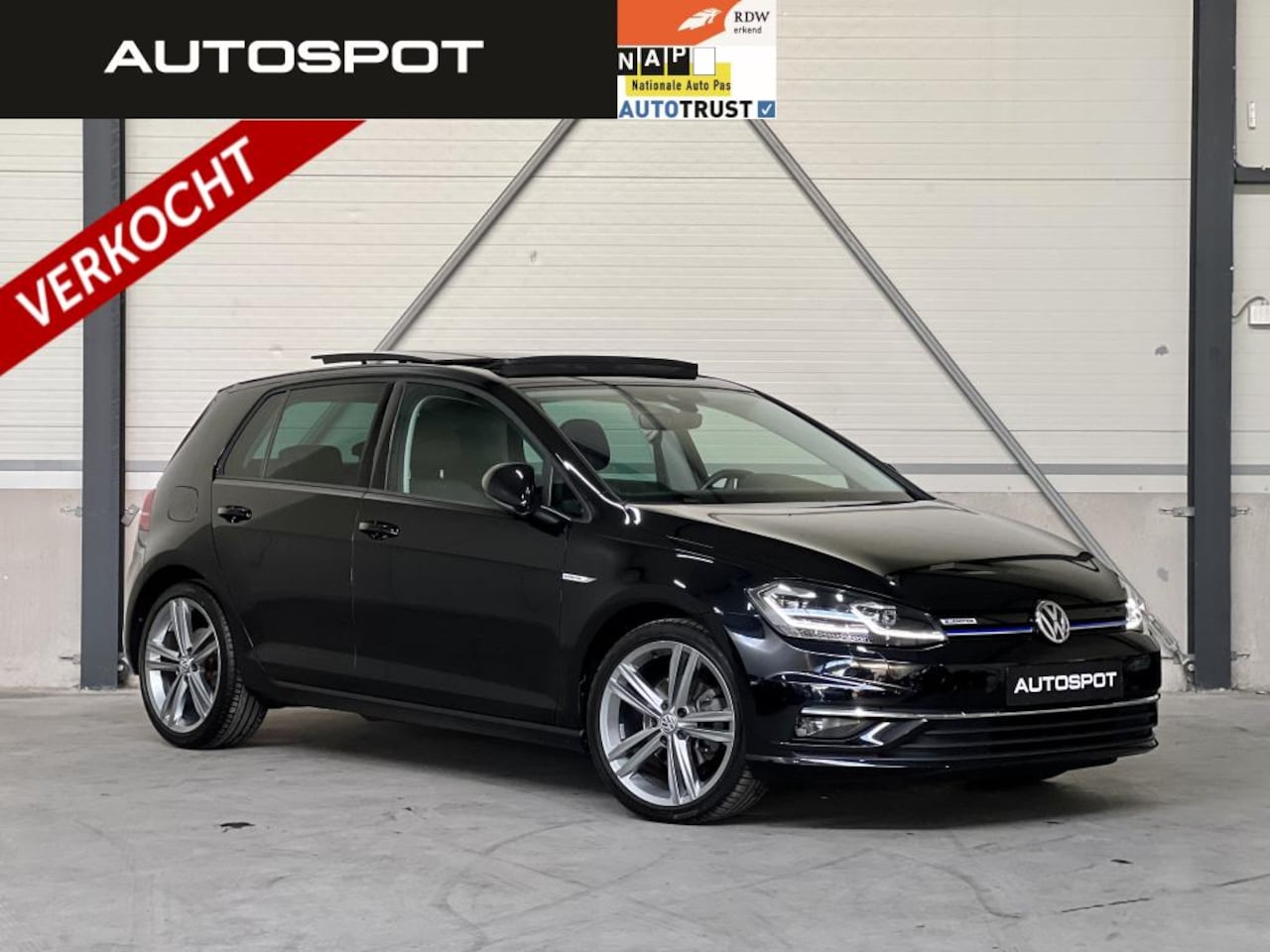 Volkswagen Golf - 1.5 TSI Highline Pano Virtual ACC Keyless Navi - AutoWereld.nl