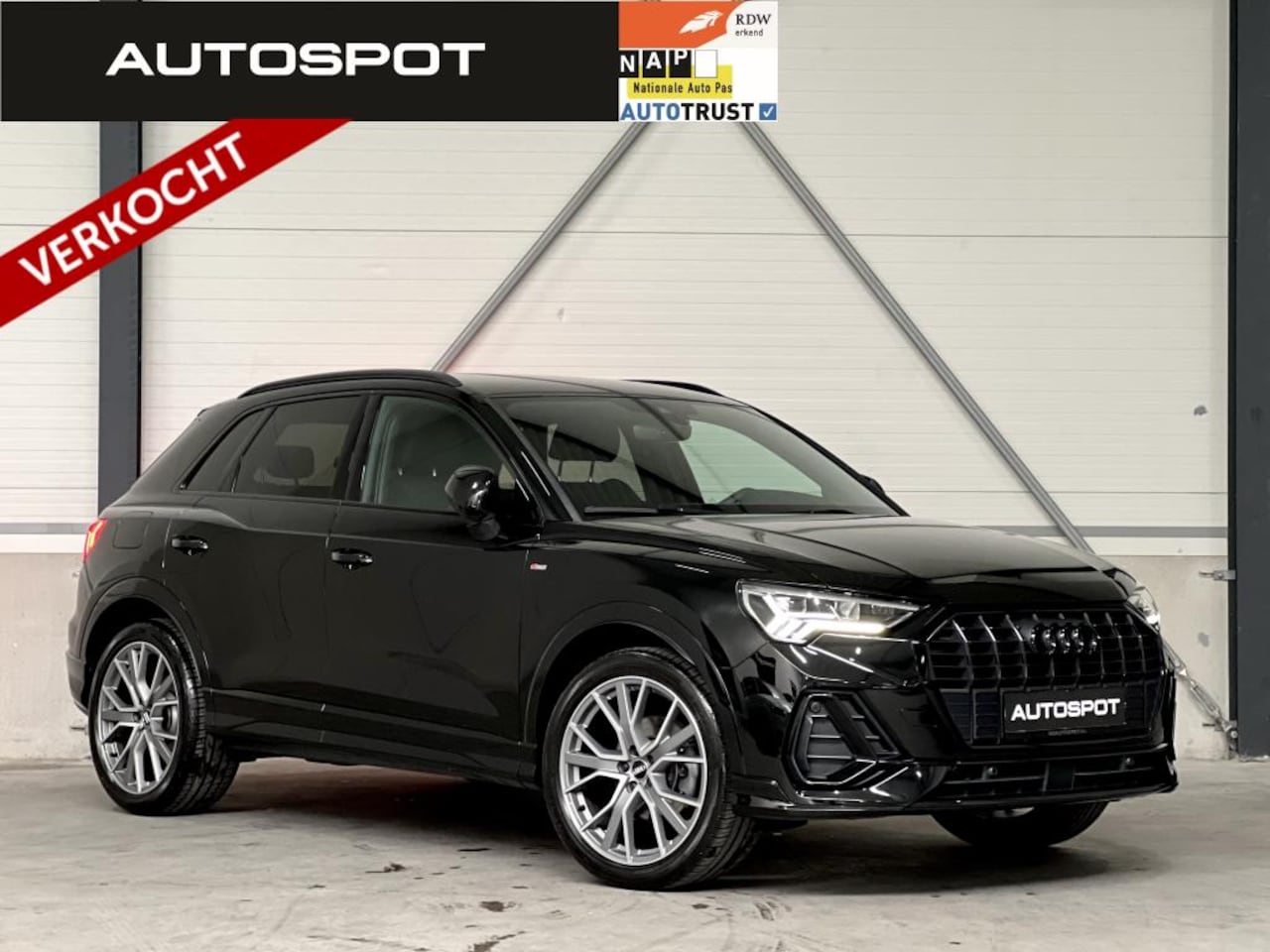 Audi Q3 - 35 TFSI S Line Black Optik Navi Camera ACC Trekhaak - AutoWereld.nl