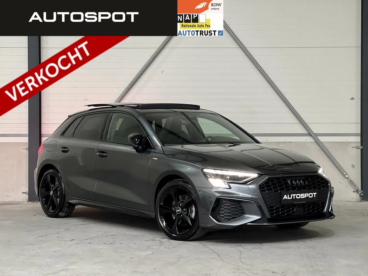 Audi A3 Sportback - 35 TFSI S-Line Black Optik Pano Navi Leder - AutoWereld.nl