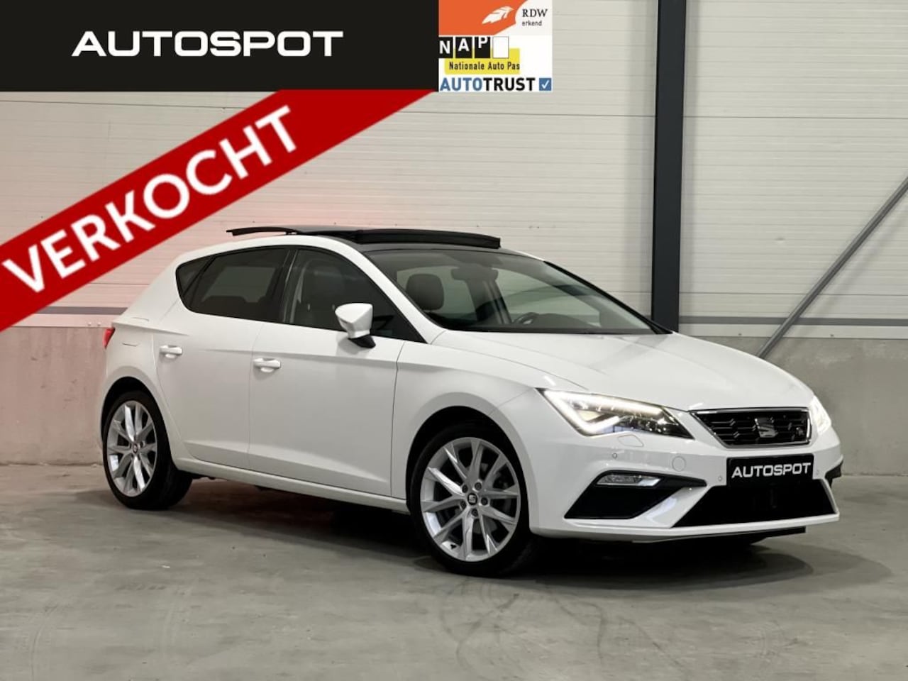 Seat Leon - 1.4 EcoTSI FR 150pk DSG Pano Led Navi Leder - AutoWereld.nl