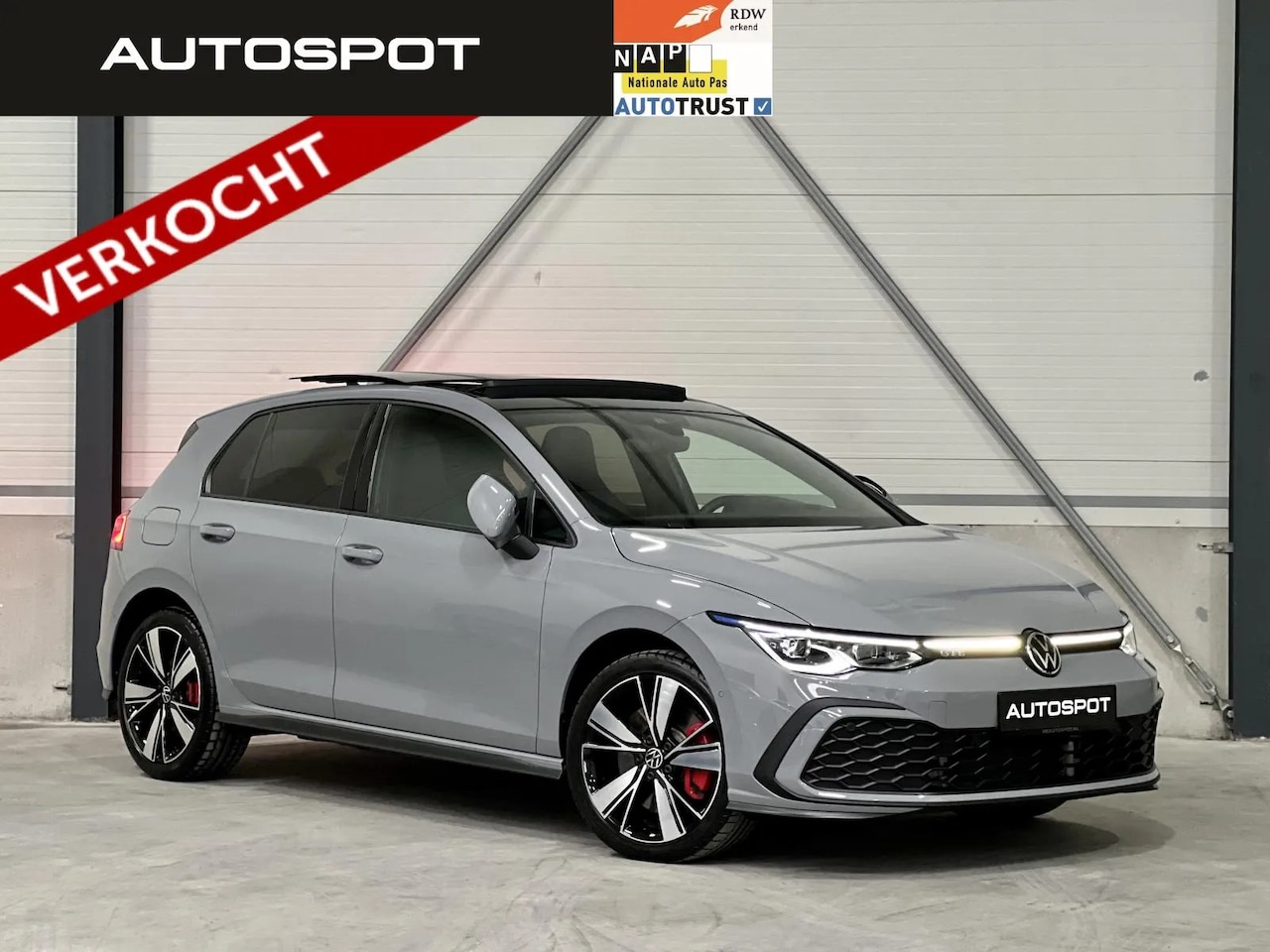 Volkswagen Golf - 1.4 eHybrid GTE 245 Pk Pano HUD Navi Trekhaak - AutoWereld.nl