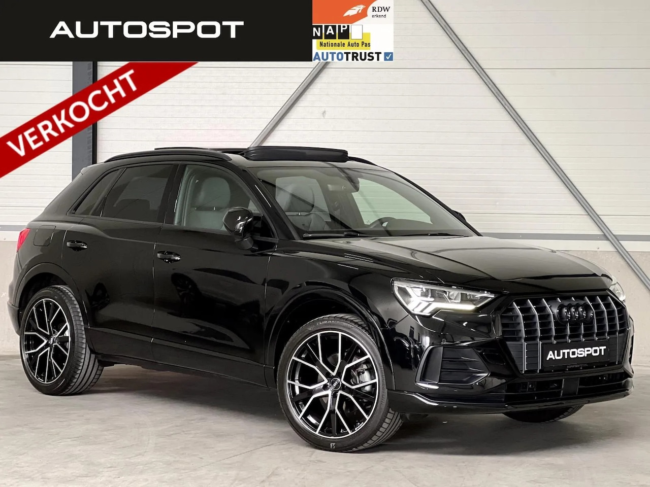 Audi Q3 - 35 TFSI S-Line Black Edition Pano Navi Leder Matrix - AutoWereld.nl