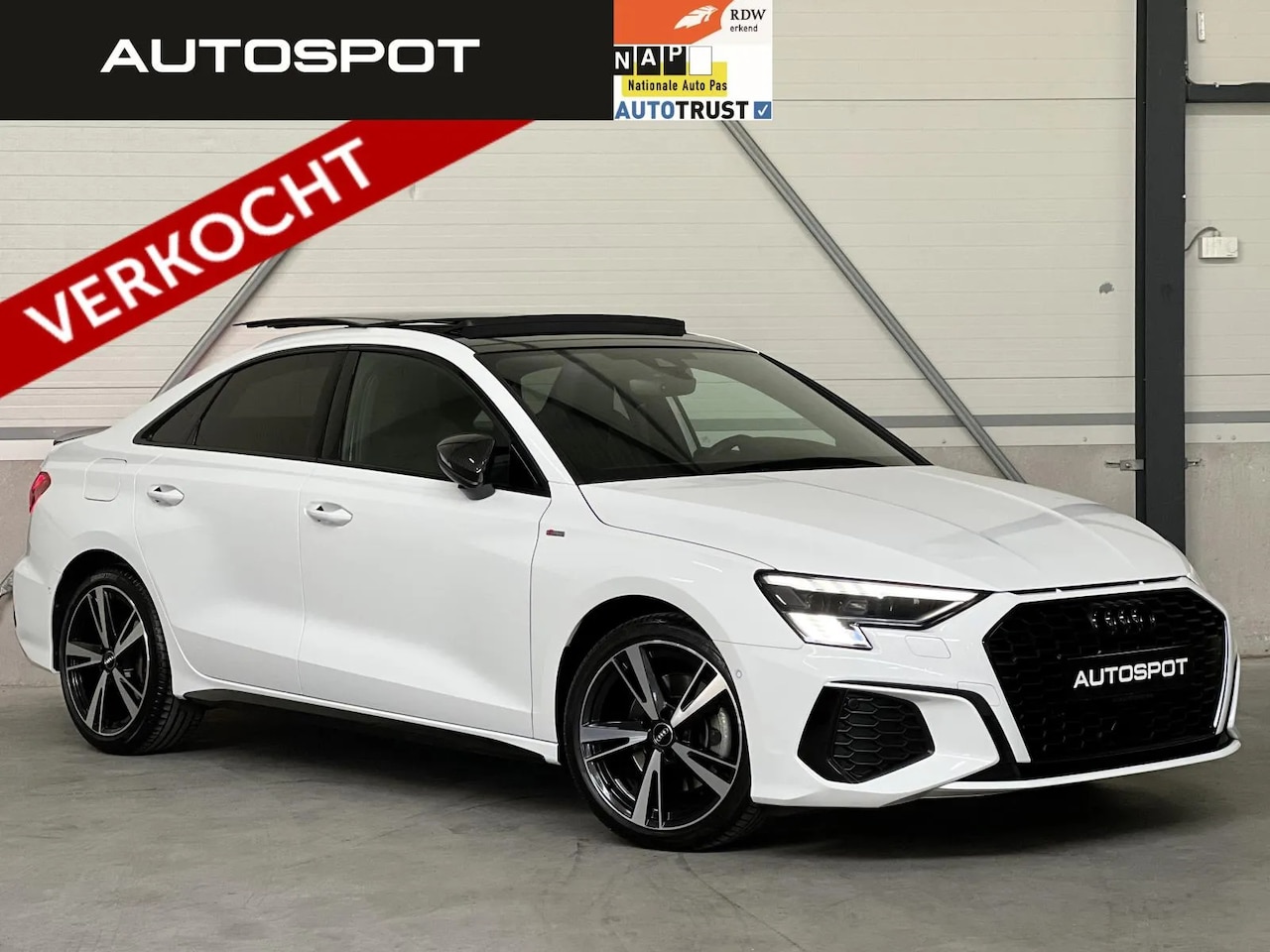 Audi A3 Limousine - 35 TFSI 3x S-Line Black Edition Alle Opties Uniek! - AutoWereld.nl