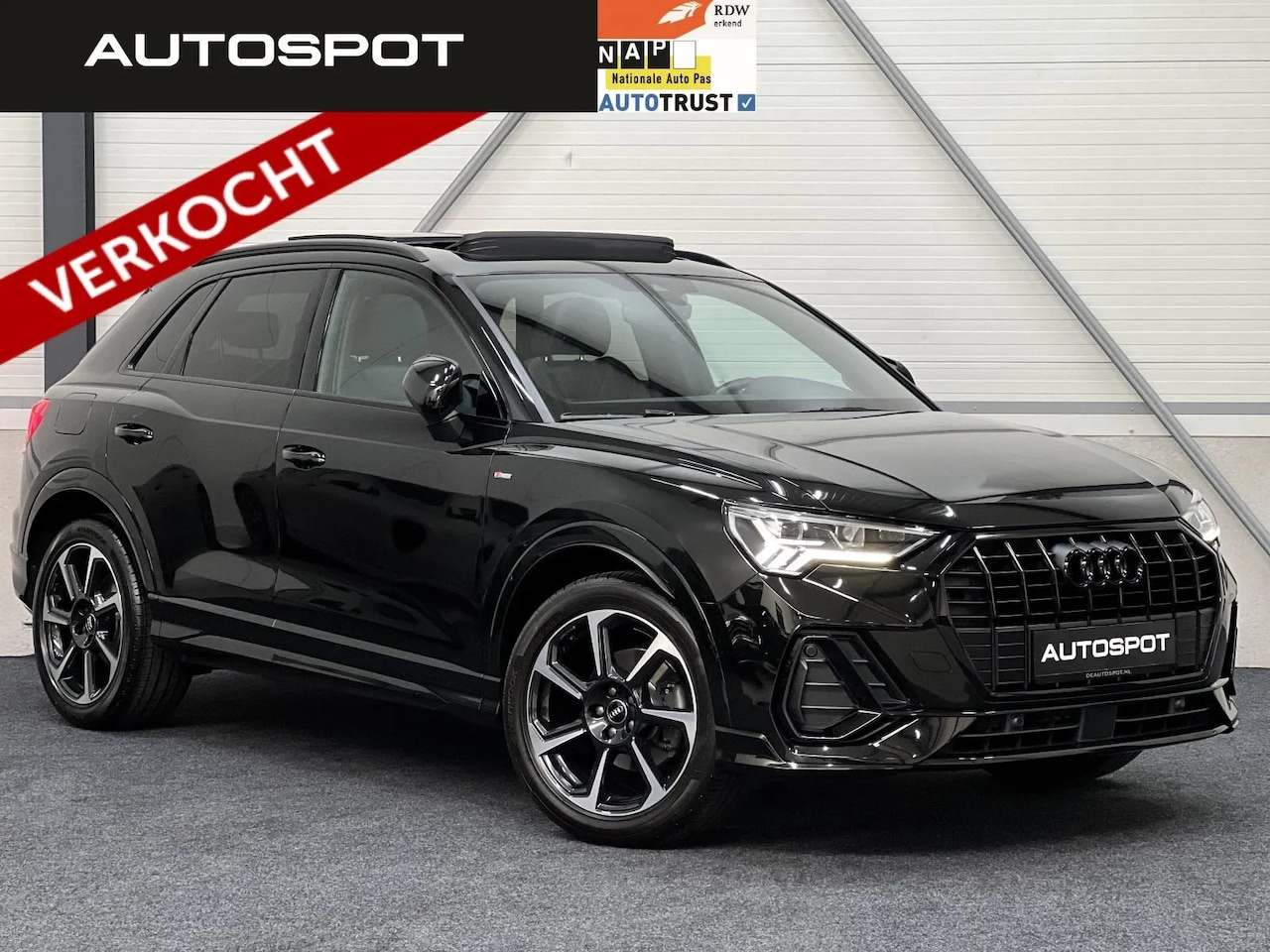 Audi Q3 - 35 TFSI S-Line Black Edition Pano ACC Navi Sfeerverlichting - AutoWereld.nl