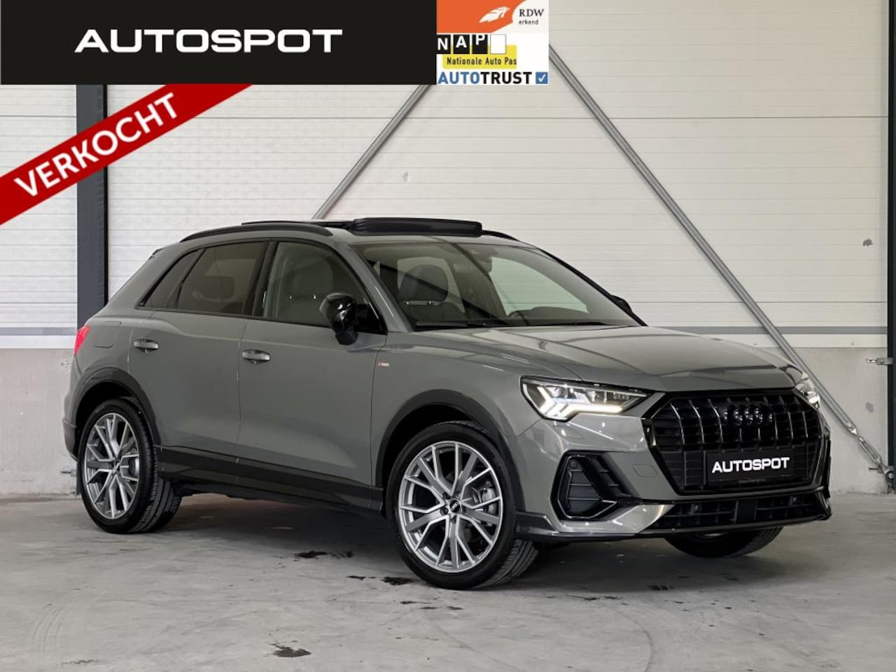 Audi Q3 - 35 TFSI S Line Black Optik Pano Navi ACC Camera - AutoWereld.nl