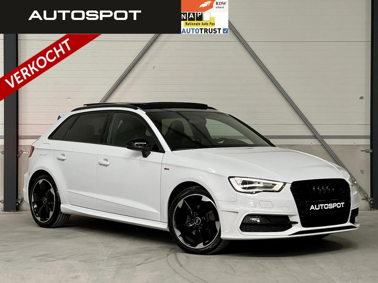 Audi A3 Sportback - 1.4 TFSI S-Line Black Optik RS3 Zetels Full - AutoWereld.nl