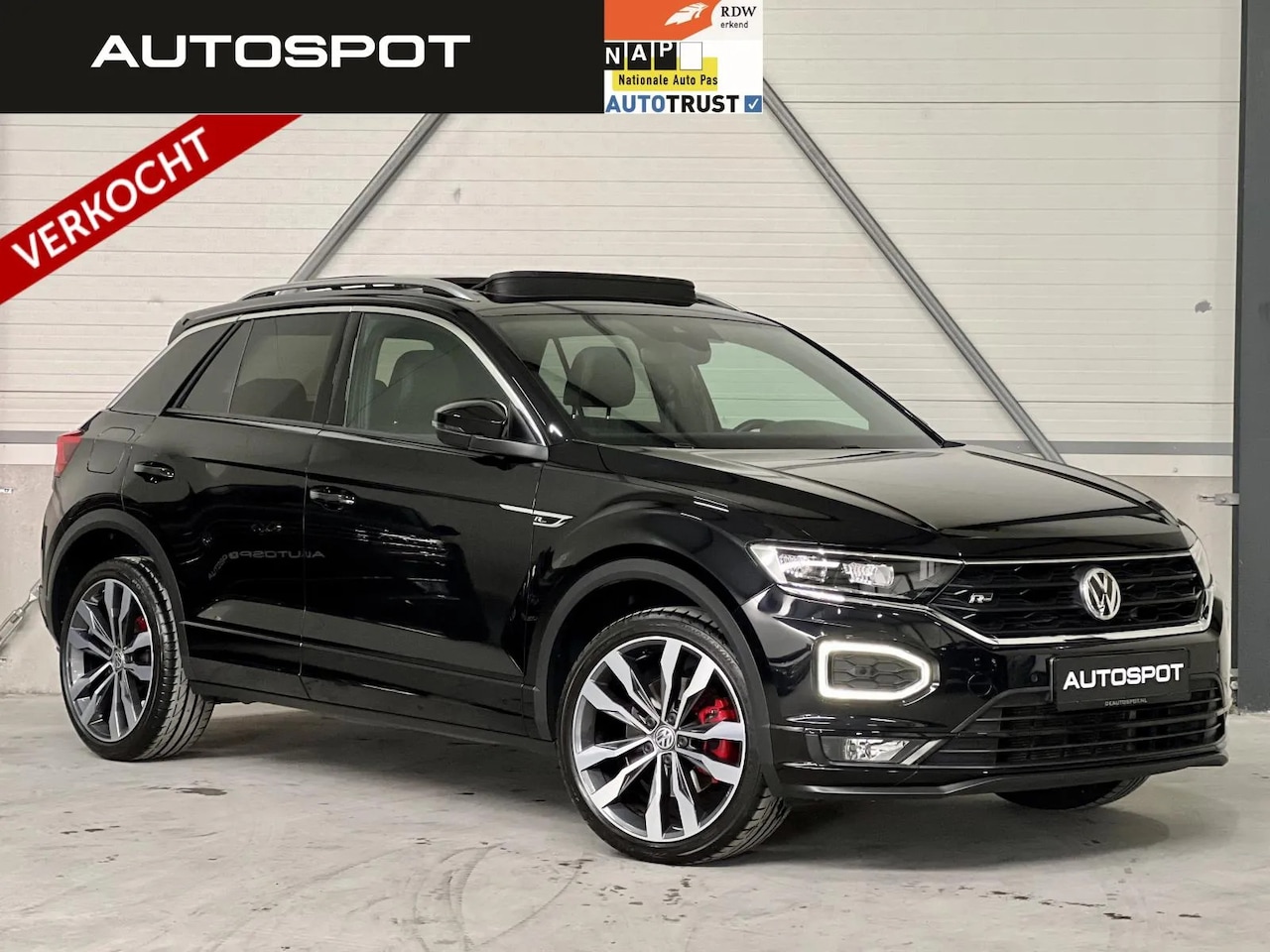 Volkswagen T-Roc - 1.5 TSI R-Line Pano Virtual Camera ACC Keyless - AutoWereld.nl