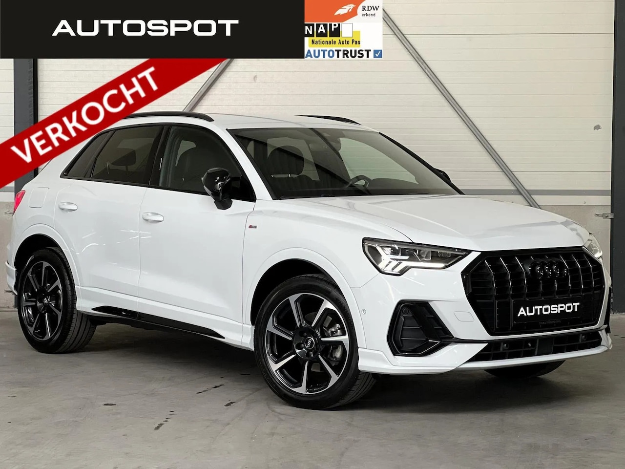 Audi Q3 - 35 TFSI S-Line Black Edition ACC Navi Camera Trekhaak - AutoWereld.nl