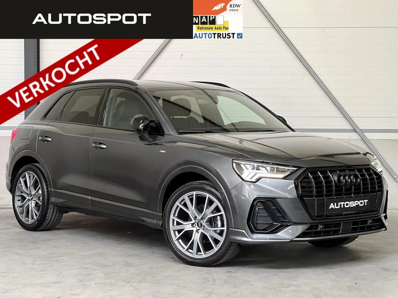 Audi Q3 - 35 TFSI S-Line Black Edition Matrix Navi B&O 360 Camera - AutoWereld.nl