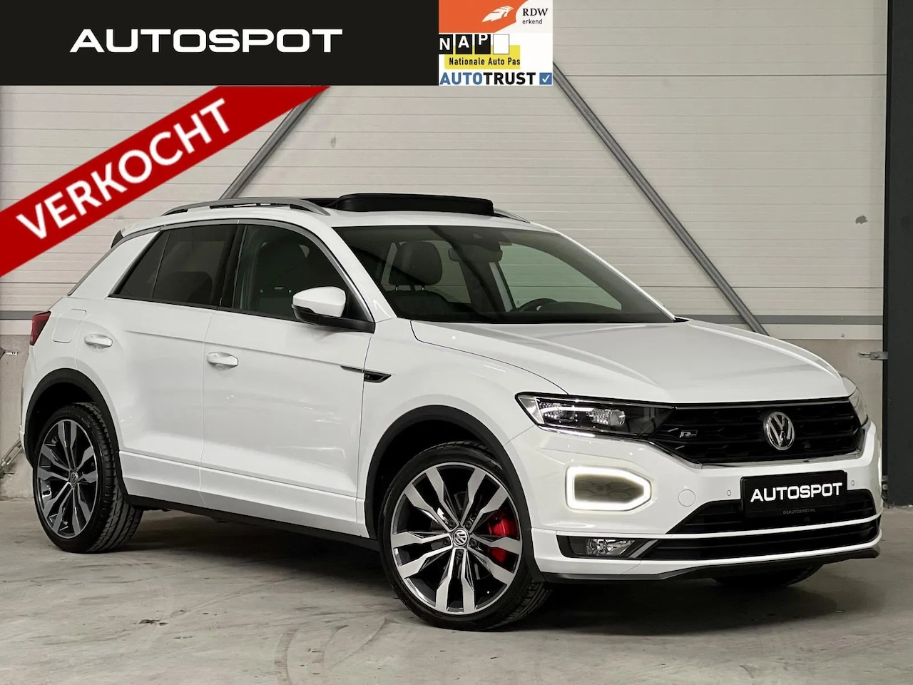 Volkswagen T-Roc - 1.5 TSI R-Line Pano Virtual Camera ACC Trekhaak - AutoWereld.nl