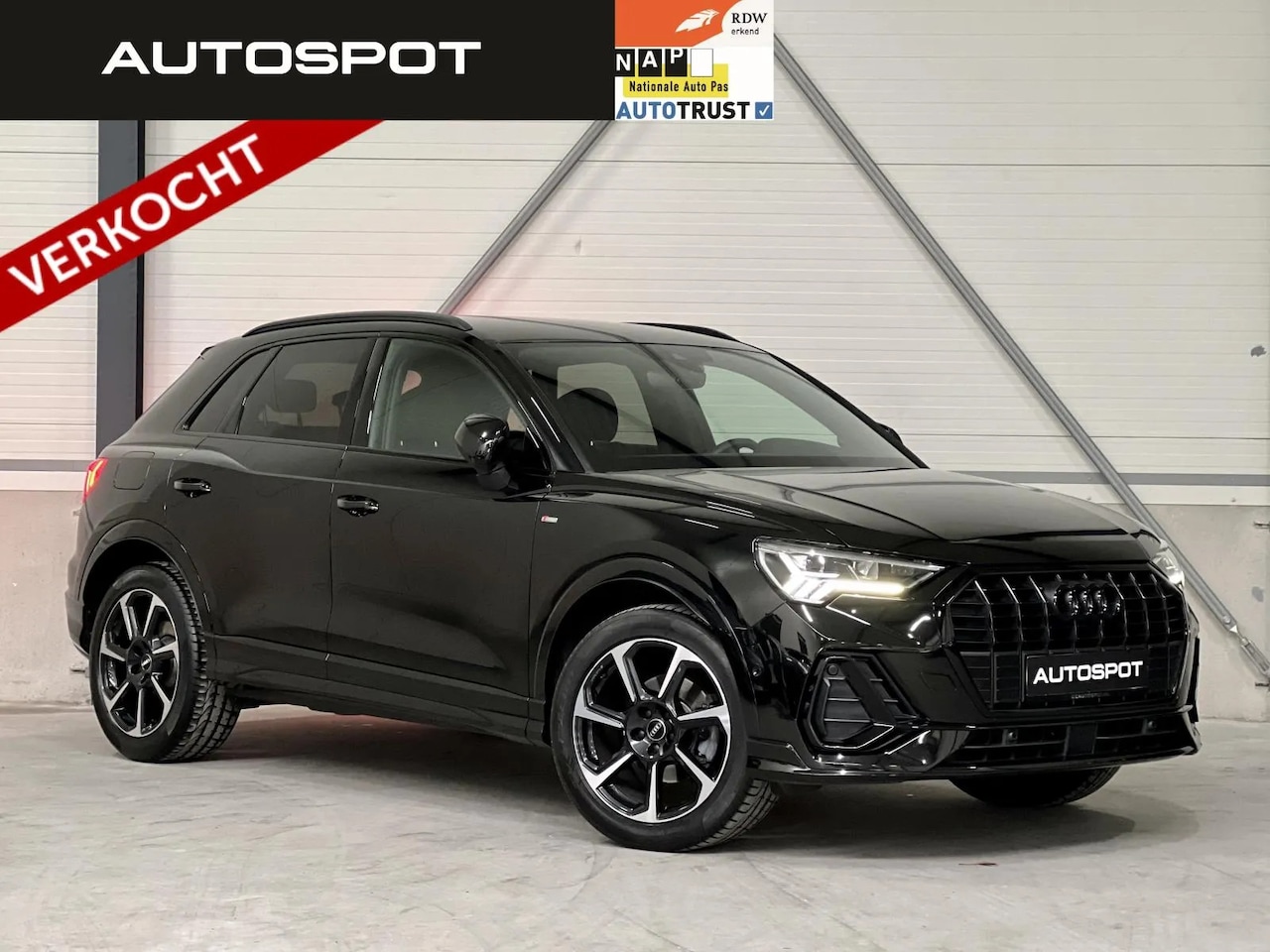 Audi Q3 - 35 TFSI S Line Black Optik Navi Camera ACC Sfeerverlichting - AutoWereld.nl