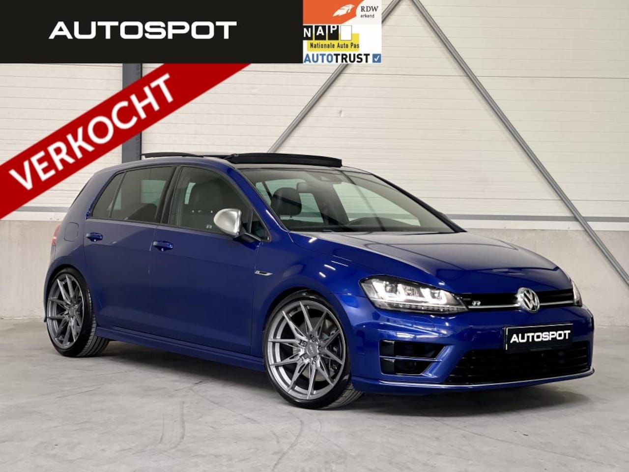 Volkswagen Golf - 2.0 TSI R 4Motion 300PK Pano Navi Leder Led - AutoWereld.nl