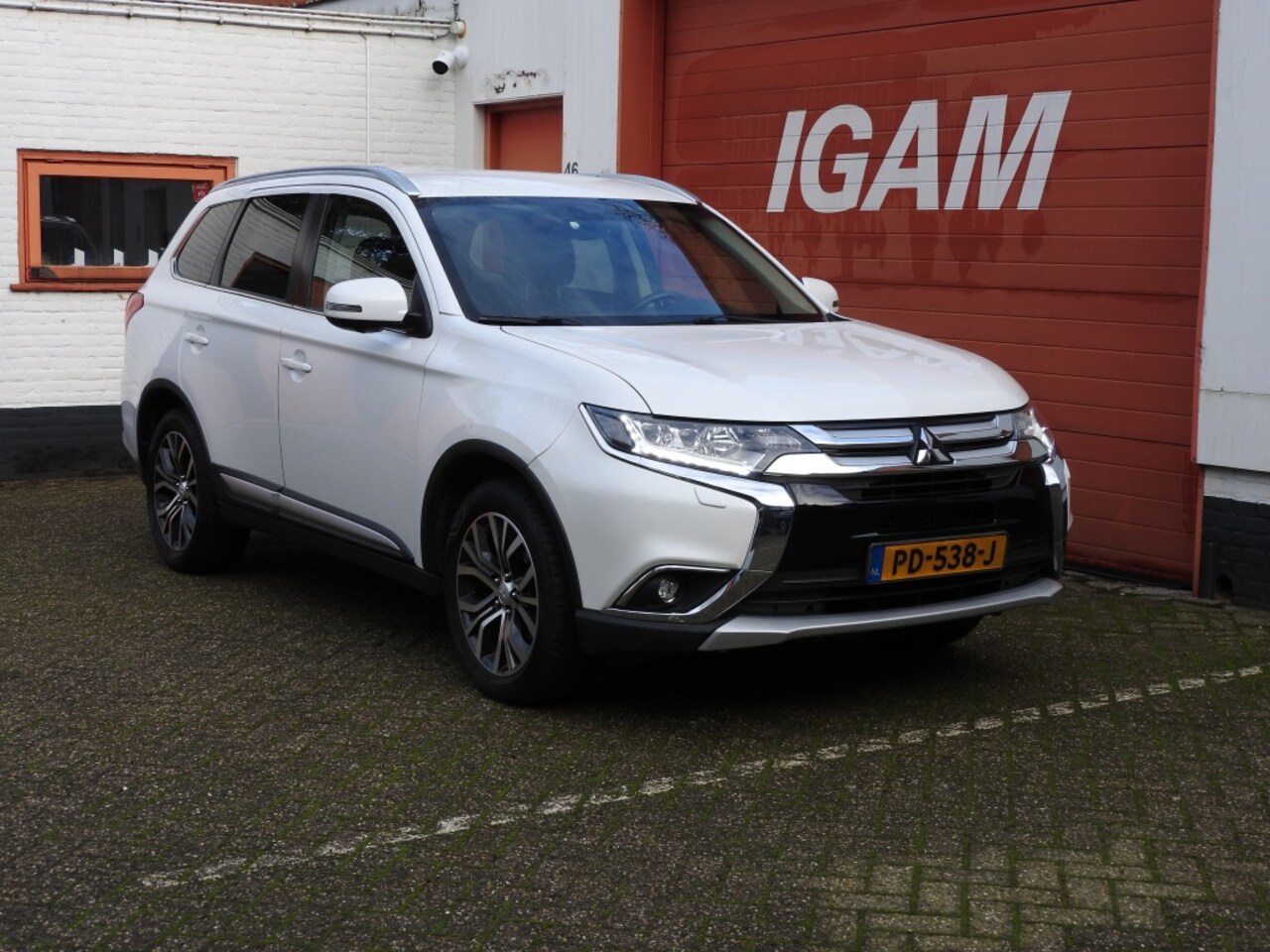 Mitsubishi Outlander - 2.0 Exec. Edition - AutoWereld.nl