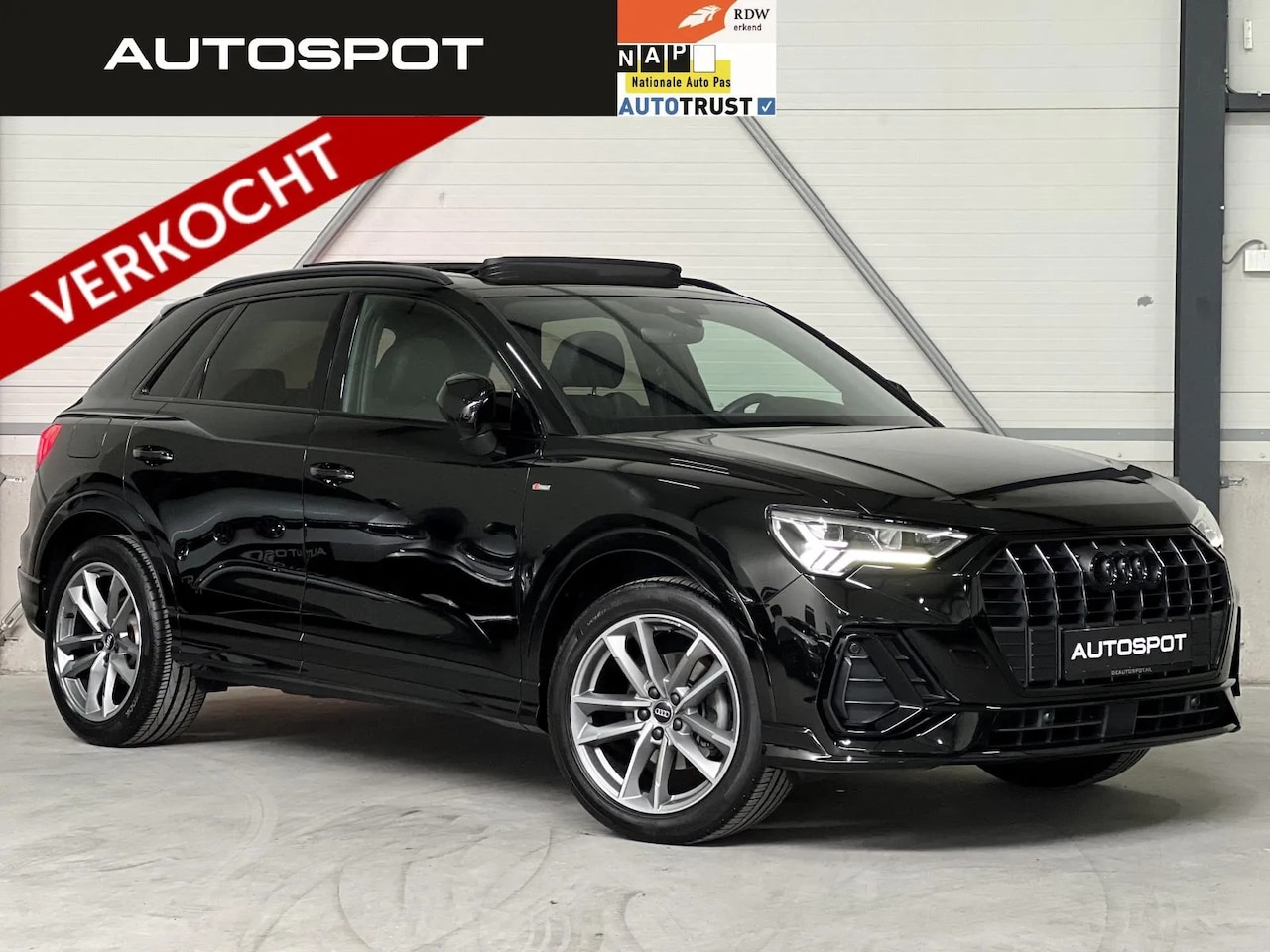 Audi Q3 - 35 TFSI S Line Black Optik Pano Navi Camera Leder - AutoWereld.nl