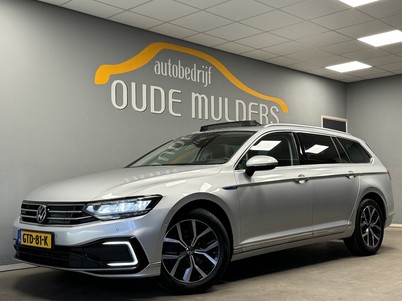 Volkswagen Passat Variant - 1.4 TSI PHEV GTE Panoramadak/Camera/Trekhaak - AutoWereld.nl