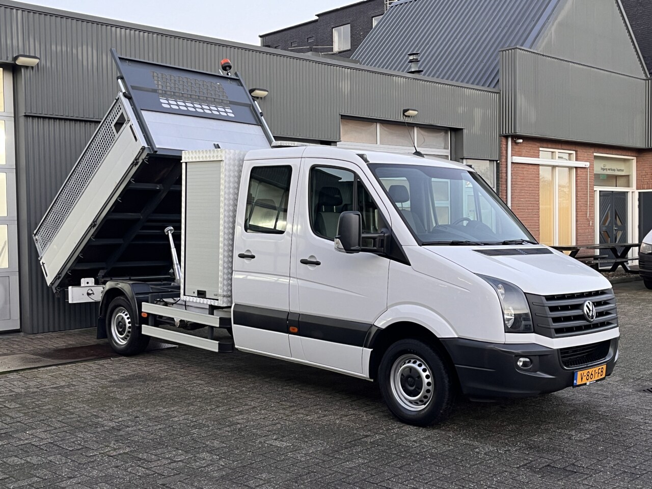 Volkswagen Crafter - 35 2.0 TDI DC Maxi Kipper 3500kg trekgewicht Euro 6 Airco Cruise controle 6-Persoons Telef - AutoWereld.nl