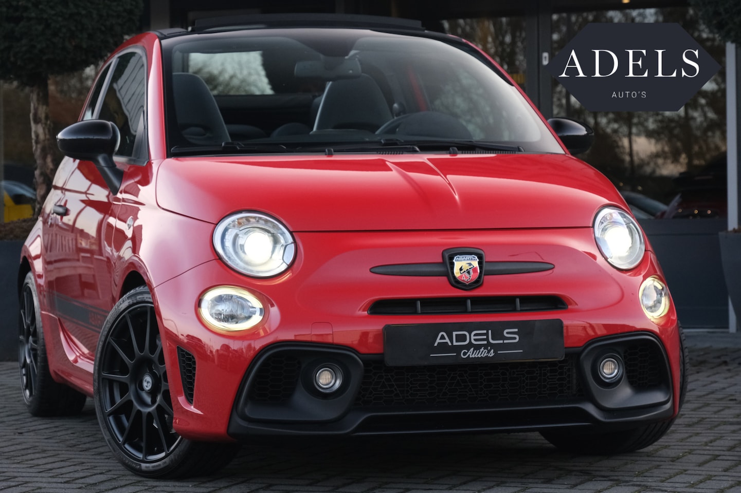 Abarth 595 - 1.4 T-Jet Cabrio Sabelt Carbon Beats Sportuitlaat Xenon - AutoWereld.nl