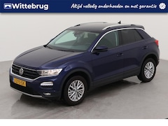 Volkswagen T-Roc - 1.0 TSI 115pk Style Navigatie / Parkeersensoren / Climate control / LM velgen