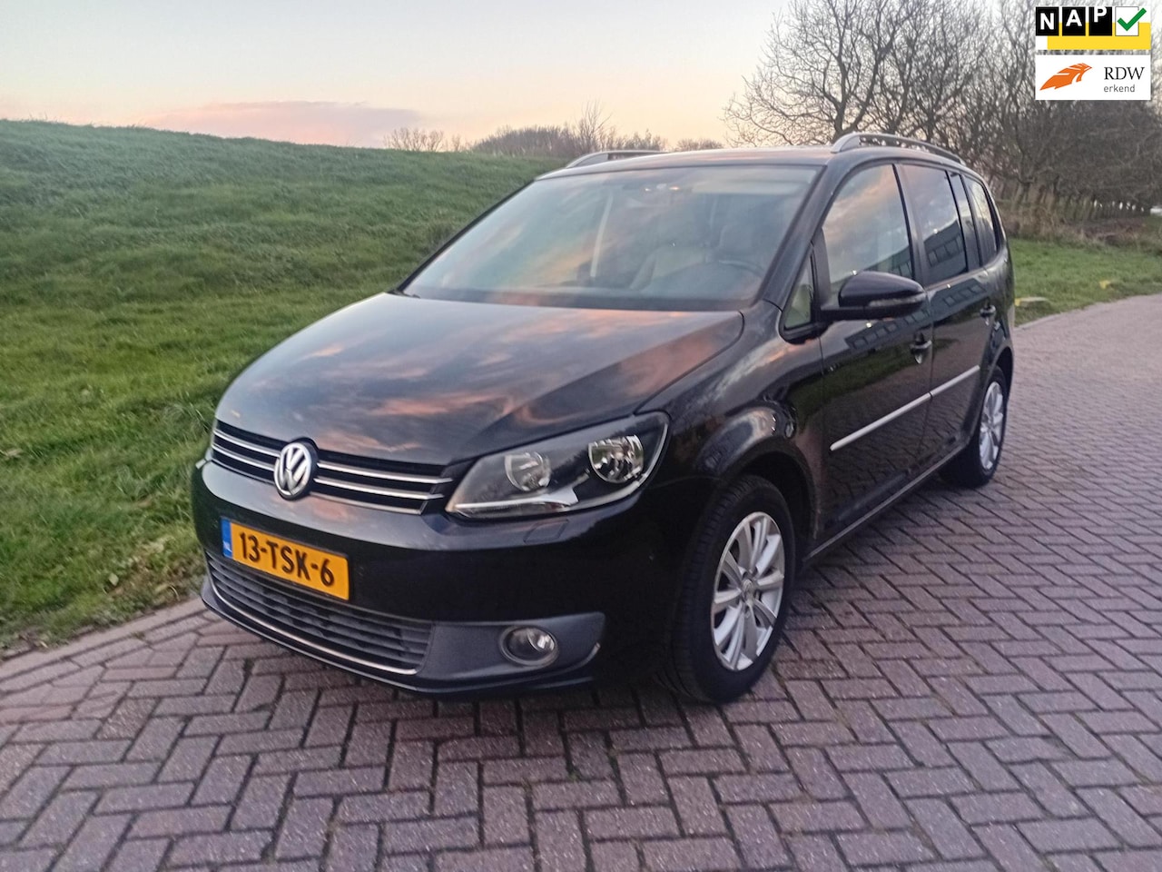 Volkswagen Touran - 1.2 TSI Highline BlueMotion Leder El. Pano NAP PDC Navi ESP ASC APK 06-'25 Cruise Climate - AutoWereld.nl