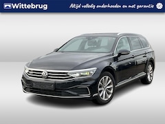 Volkswagen Passat Variant - 1.4 TSI 218pk PHEV GTE Business / Panorama dak / LED Matrix / Trekhaak Elek. / 17" LMV / L