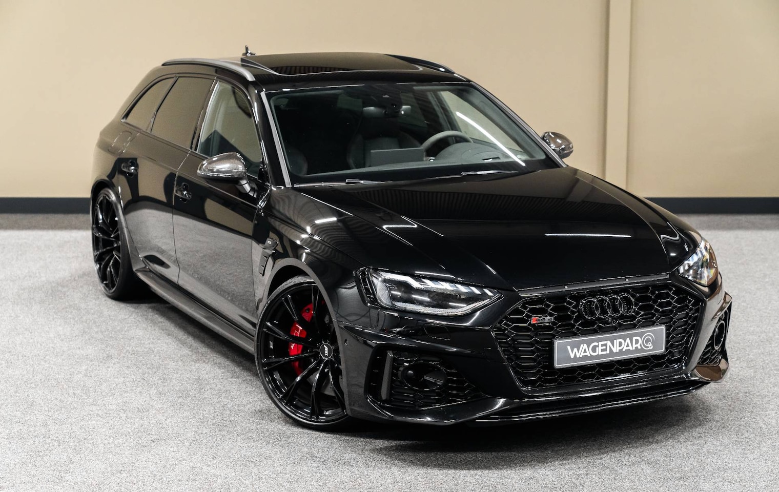 Audi RS4 - ABT 530 PK KERAMISCH*MASSAGE*HEAD-UP- B&O-PANO - AutoWereld.nl