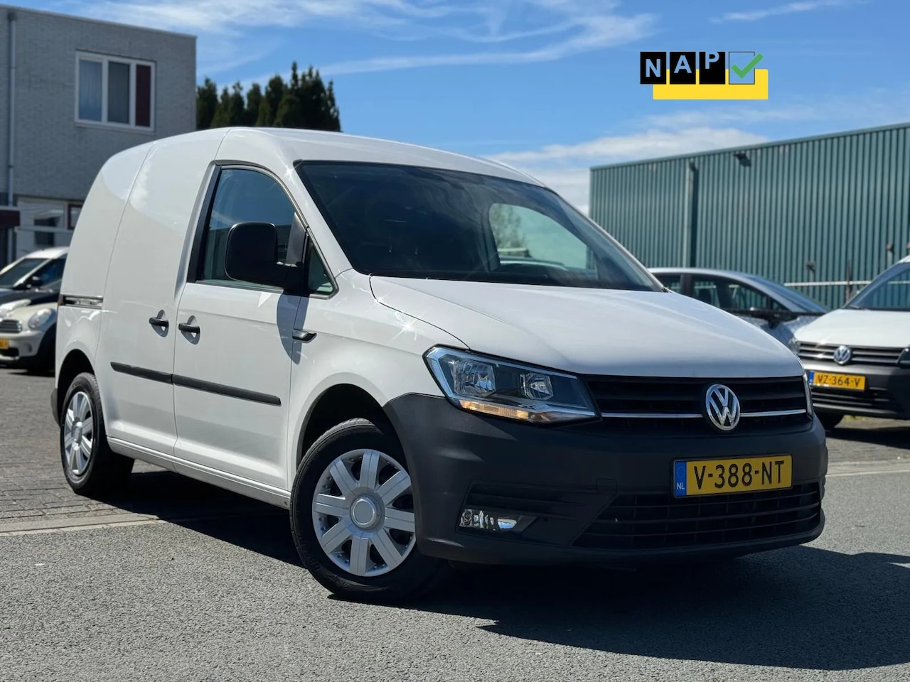 Volkswagen Caddy - 2.0 TDI L1H1 BMT Highline/AUTOMAAT/DSG/ - AutoWereld.nl