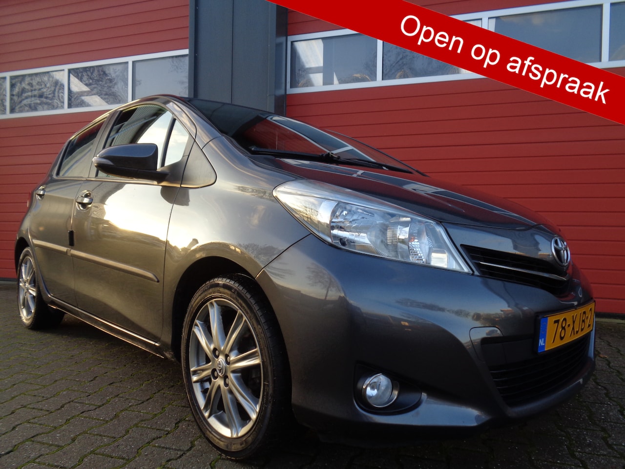 Toyota Yaris - 1.3 VVT-i Dynamic 100PK Automaat Clima Cruise Camera LMV Trekhaak NL-Auto 60Dkm NAP - AutoWereld.nl