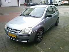 Opel Corsa - 1.2-16V Essentia airco/apk tot 01-2026