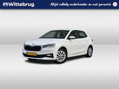 Skoda Fabia - 1.0 TSI Ambition / LED / Parkeersensoren Achter / Stoelverwarming / 15" LMV