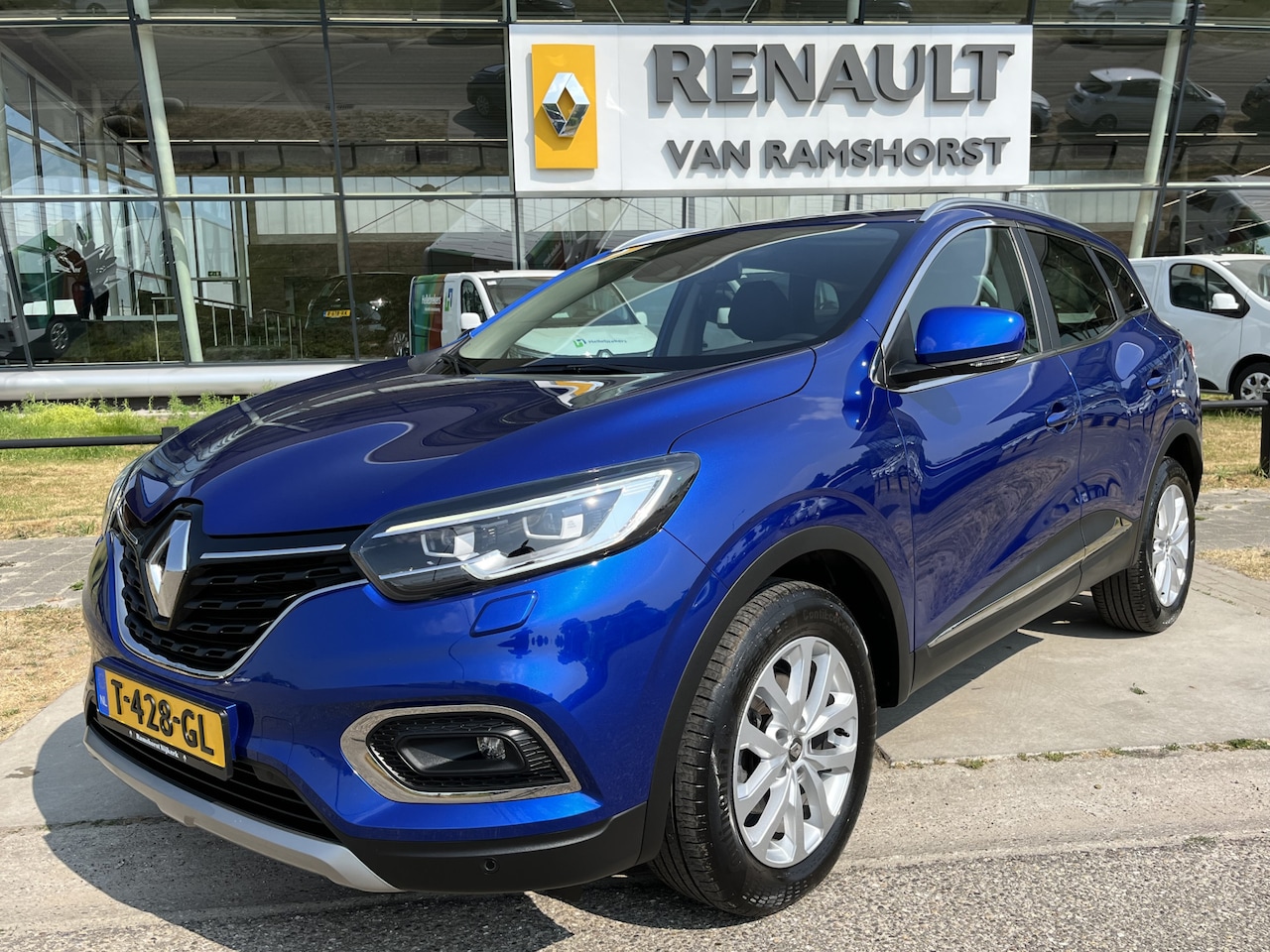 Renault Kadjar - 1.3 TCe Intens/ Dealer onderhouden / 160 PK / Wegklapbare Trekhaak / Apple Carplay / Andro - AutoWereld.nl