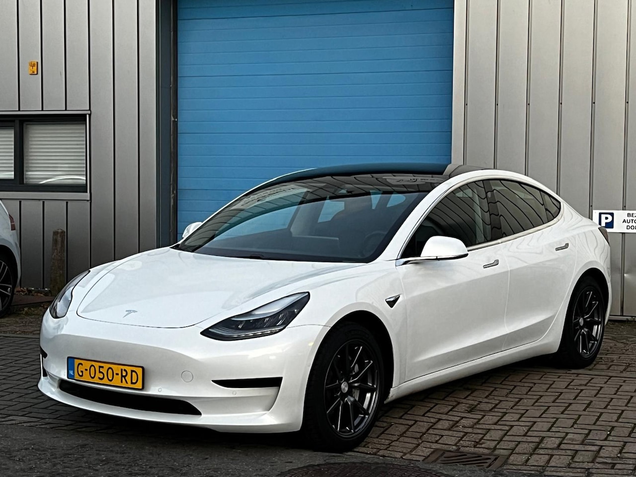 Tesla Model 3 - Standard RWD Plus 60 kWh Trekhaak - AutoWereld.nl