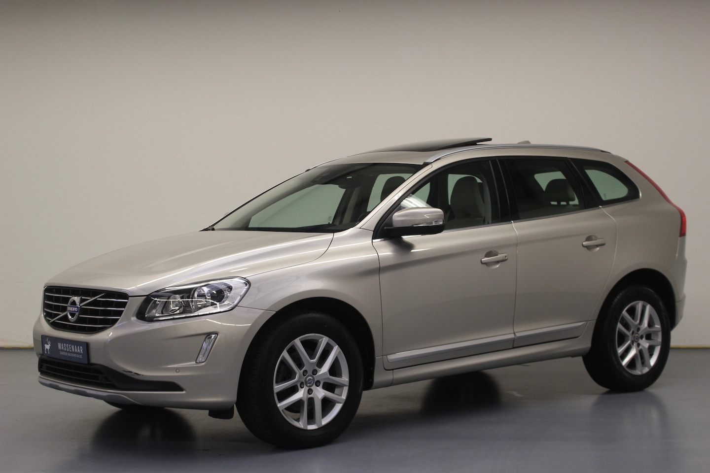 Volvo XC60 - T5 Summum Automaat | Rijklaarprijs | Trekhaak | Pano dak | Leer | - AutoWereld.nl