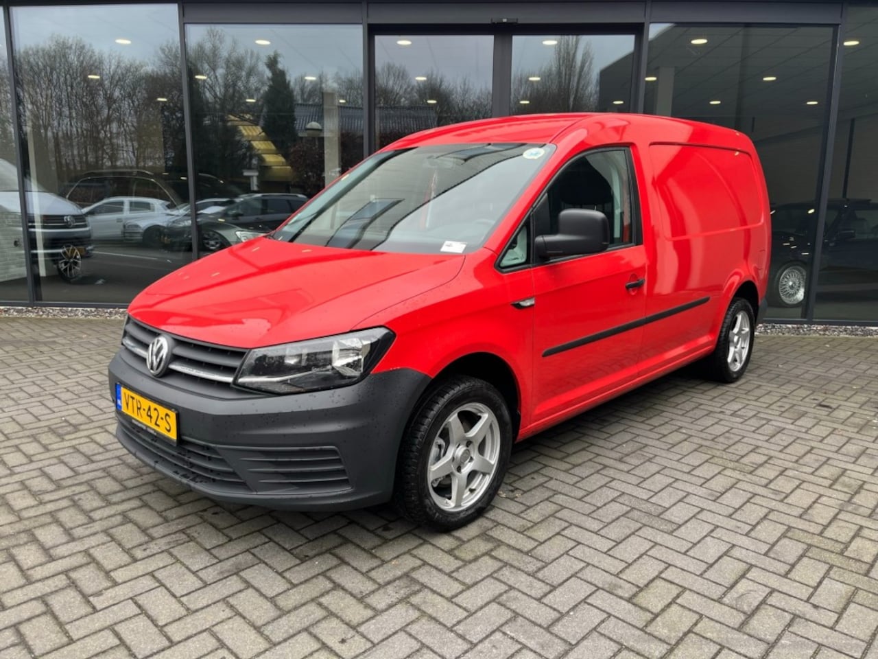 Volkswagen Caddy Maxi - 2.0 TDI Automaat Trend L2H1, Navi,Camera,Cruise,Pdc - AutoWereld.nl