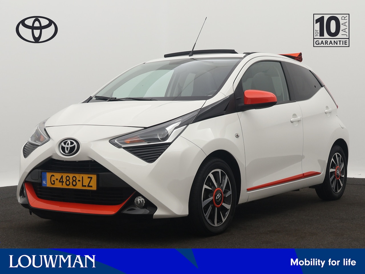 Toyota Aygo - 1.0 VVT-i x-cite | Camera | Cabrio | LM velgen | Airco | Half leder | - AutoWereld.nl