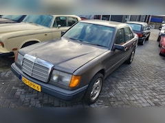 Mercedes-Benz E-klasse - 230 4drs 4-bak